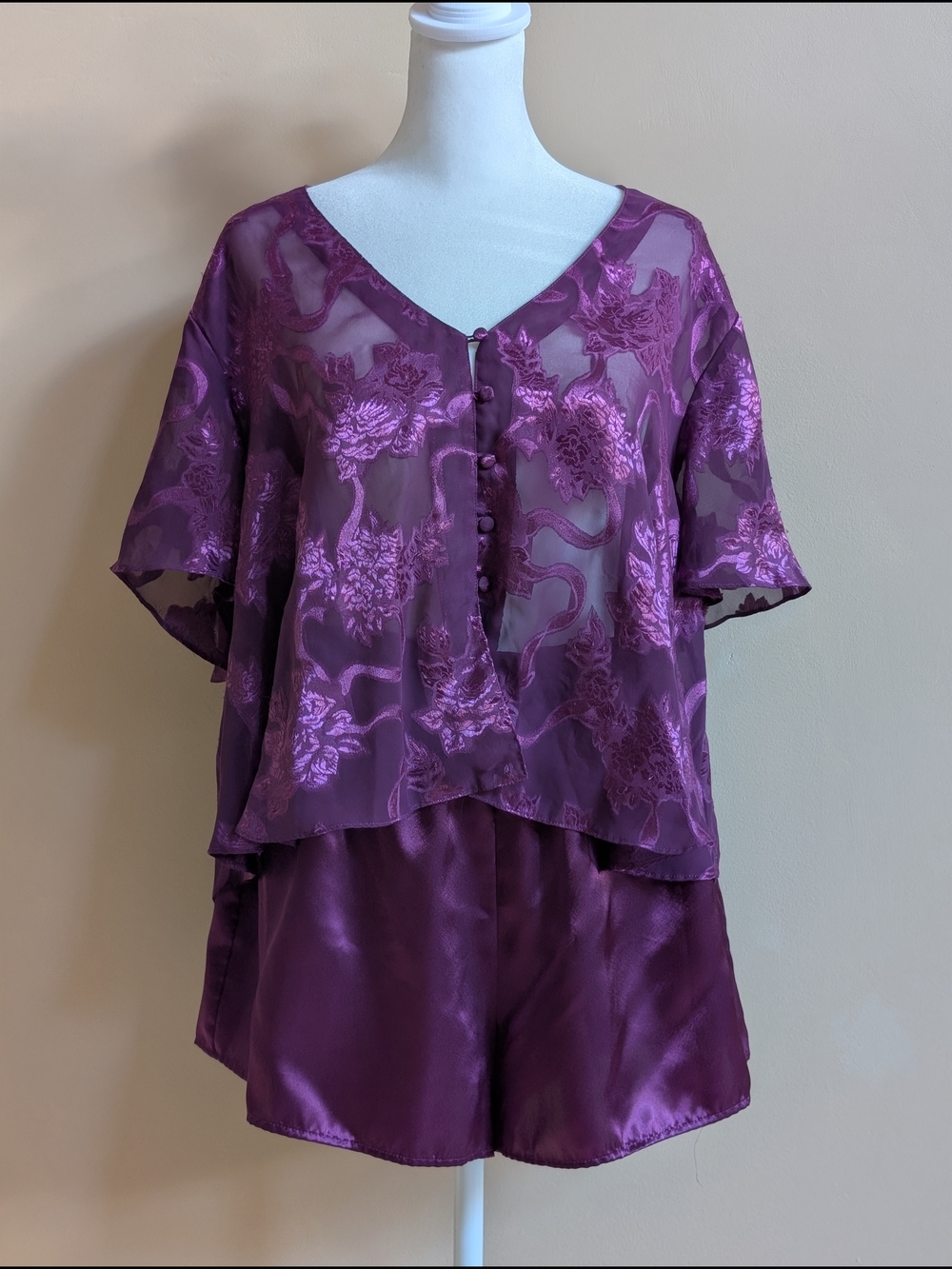 Vintage Victoria’s Secret Gold Label Purple Satin Pajama Set 2pc Shorts Top M